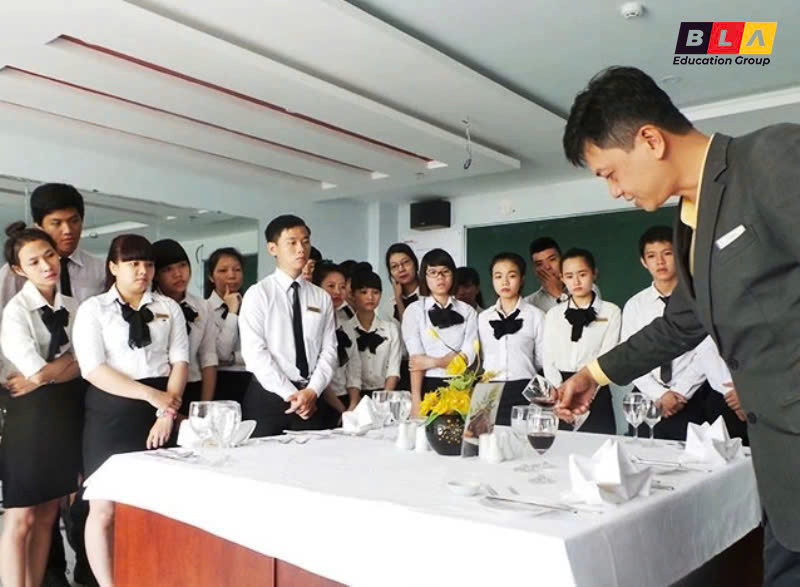 Lương nhà hàng khách sạn ở Đức - Xu hướng 2025 luong-nha-hang-khach-san-o-Duc